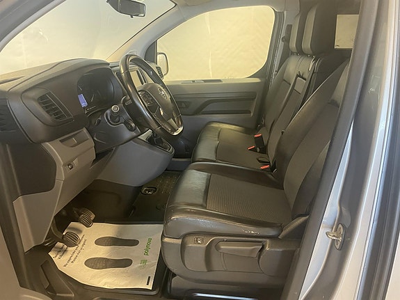 Opel Vivaro 12 of 21