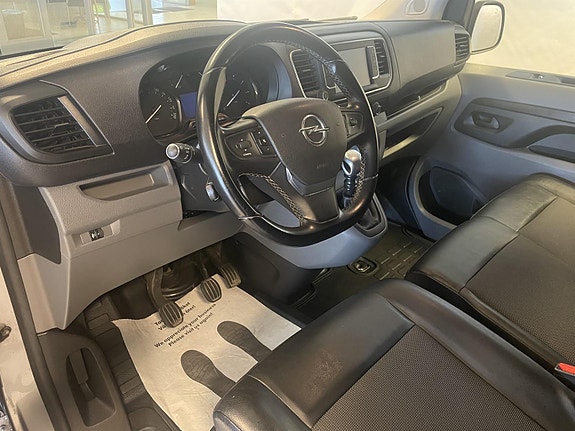 Opel Vivaro 13 of 21