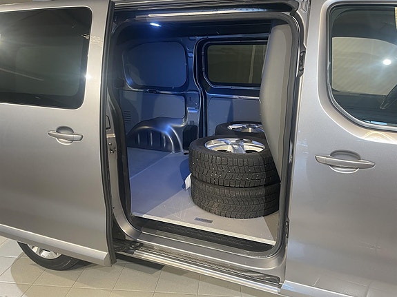 Opel Vivaro 10 of 21