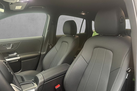 Mercedes-Benz EQA300 12 of 14