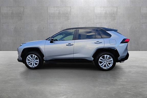 Toyota RAV4 2 of 5