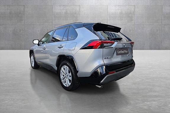 Toyota RAV4 3 of 5