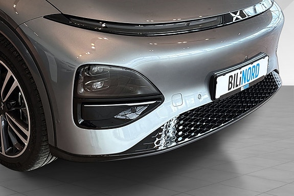 XPeng G6 4 of 5