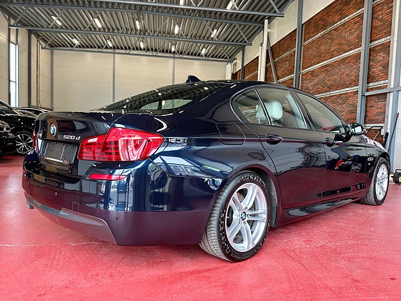 BMW 520d 4 of 5
