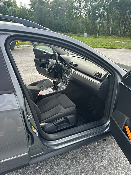 Volkswagen Passat 14 of 30