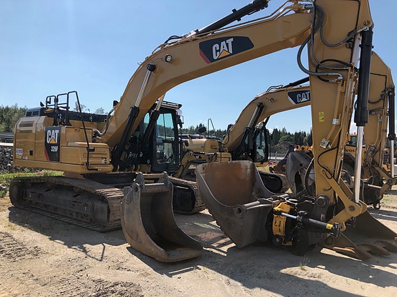 Cat 326F 4 of 5