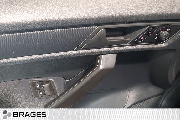 Volkswagen Caddy 21 of 27