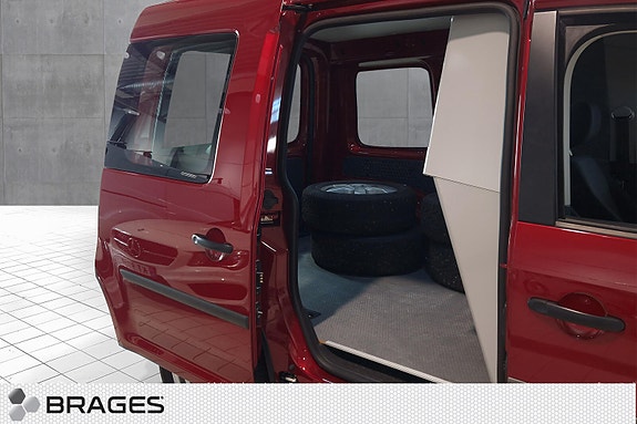 Volkswagen Caddy 24 of 27