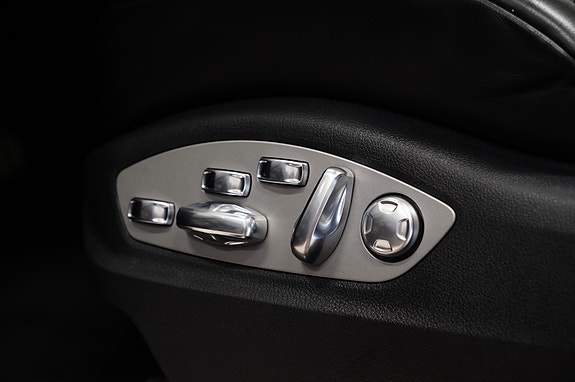 Porsche Cayenne 21 of 30
