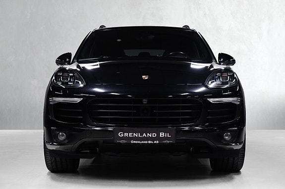 Porsche Cayenne 5 of 30