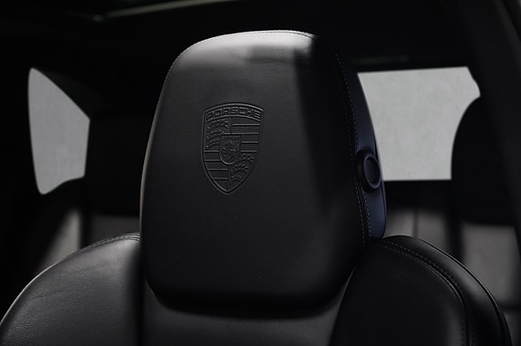 Porsche Cayenne 20 of 30