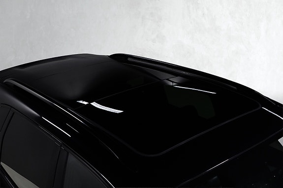 Porsche Cayenne 13 of 30