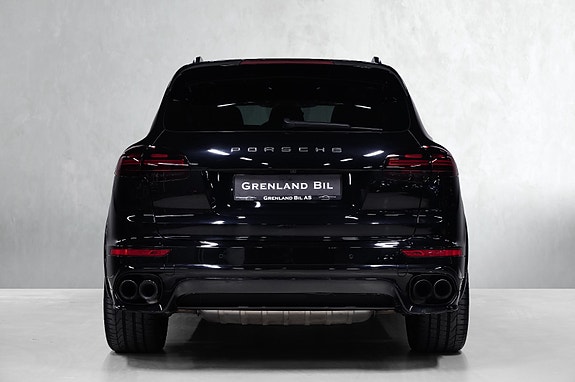 Porsche Cayenne 11 of 30