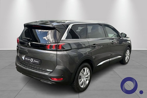 Peugeot 5008 5 of 8