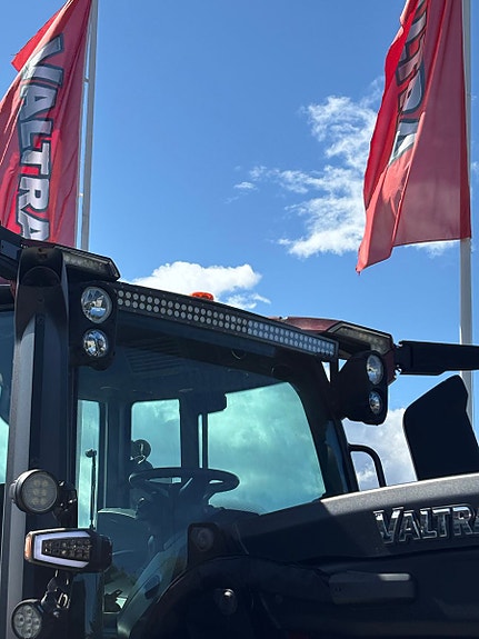 Valtra Q305, laster , fronthydraulikk, GPS RTK, Se timer! 2024, kr 2 549 000,-