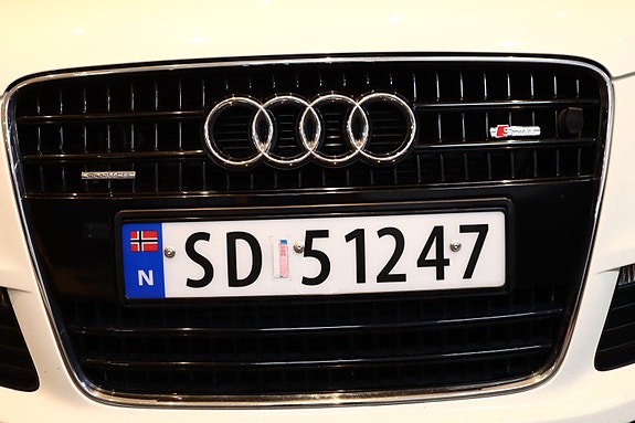 Audi Q7 4 of 5