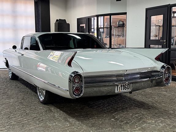 Cadillac Deville 13 of 30