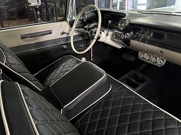Cadillac Deville 17 of 30