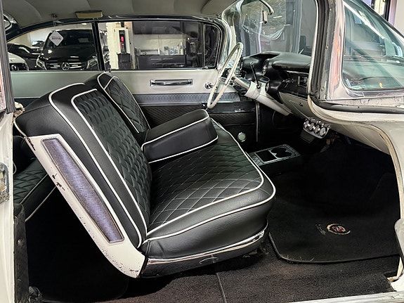Cadillac Deville 19 of 30