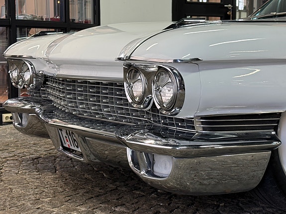 Cadillac Deville 8 of 30