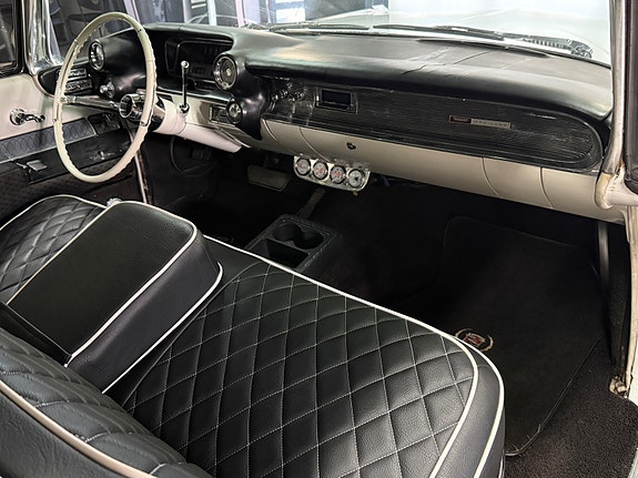 Cadillac Deville 18 of 30