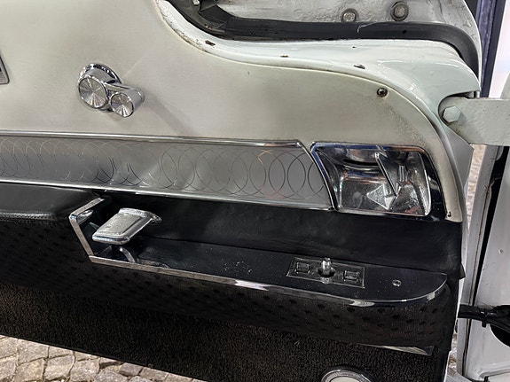 Cadillac Deville 30 of 30