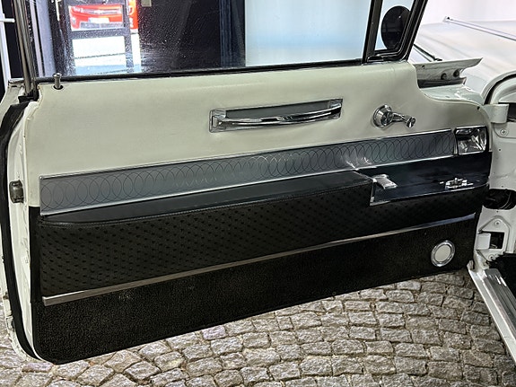 Cadillac Deville 27 of 30