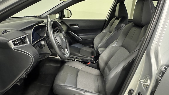 Toyota Corolla Cross 14 of 28