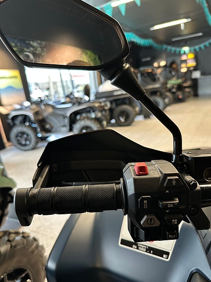 Can-Am Outlander MAX LTD 1000R ABS 4 of 10
