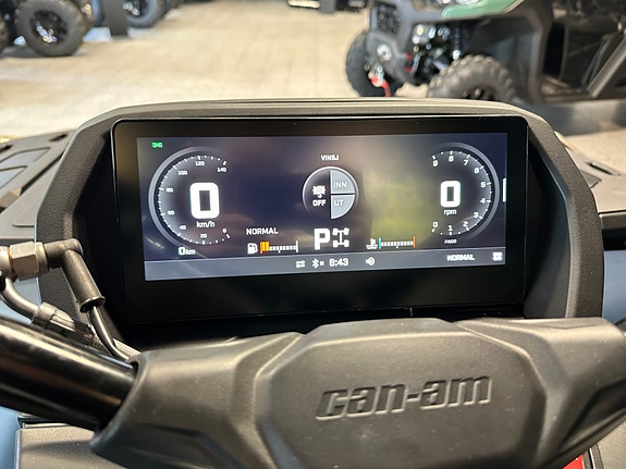 Can-Am Outlander MAX LTD 1000R ABS 7 of 10