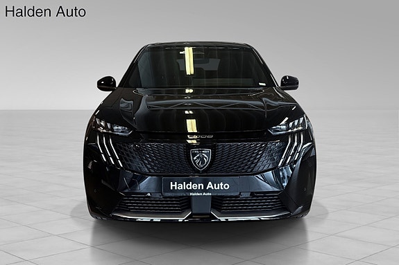 Peugeot e-3008 2 of 5