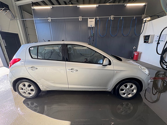 Hyundai i20 4 of 5