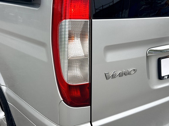 Mercedes-Benz Viano 12 of 30