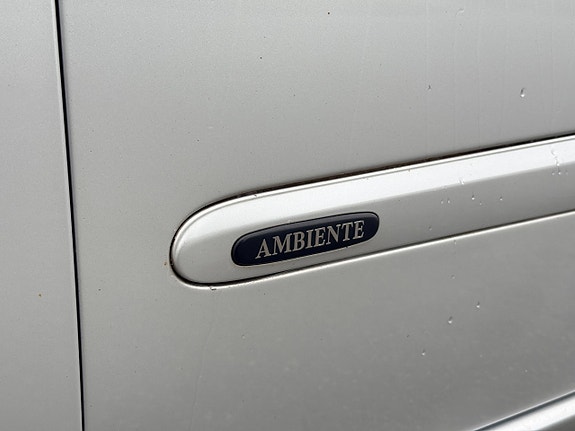 Mercedes-Benz Viano 9 of 30