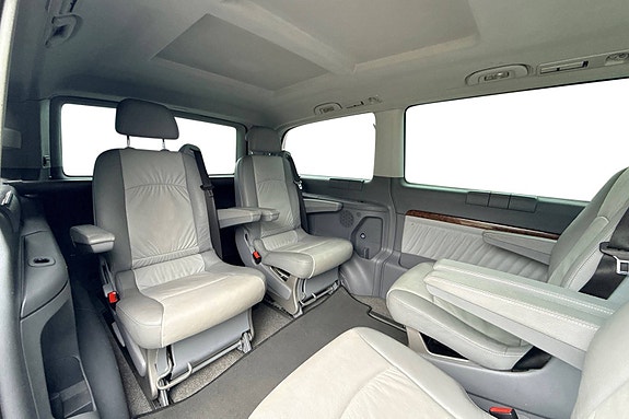 Mercedes-Benz Viano 17 of 30