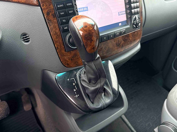Mercedes-Benz Viano 27 of 30