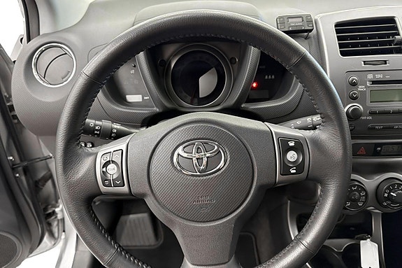 Toyota Urban Cruiser 9 of 27