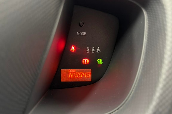 Toyota Urban Cruiser 13 of 27
