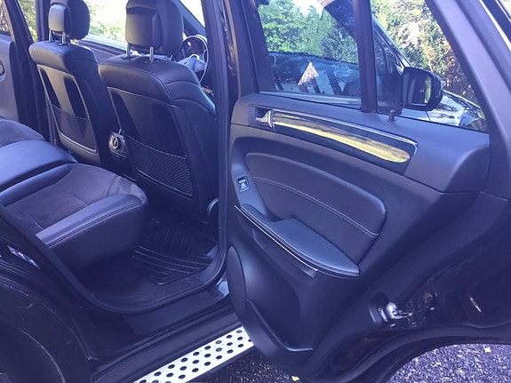 Mercedes-Benz ML320 6 of 26