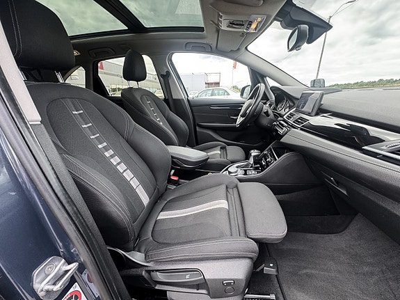 BMW 225xe 5 of 5