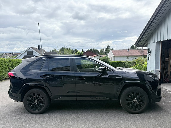 Toyota RAV4 3 of 5