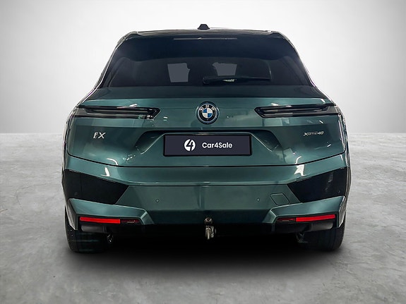 BMW iX 4 of 5