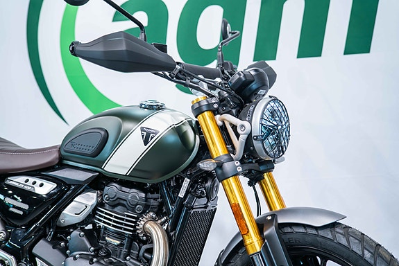 Triumph Scrambler 400X med eksosanlegg og kort brakett for kun 3000 kroner ferdig montert! 3 of 5