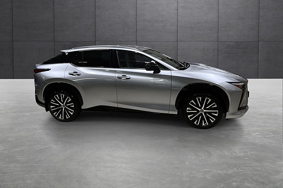 Lexus RZ450e 6 of 22
