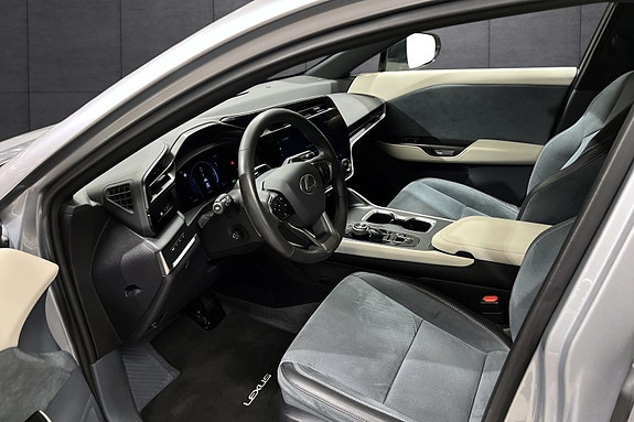 Lexus RZ450e 11 of 22