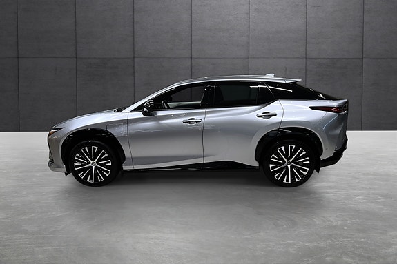 Lexus RZ450e 2 of 5