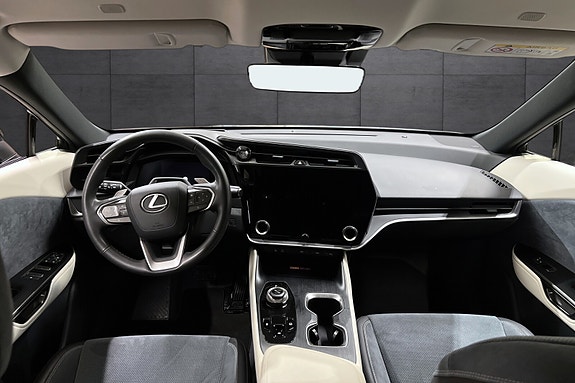 Lexus RZ450e 10 of 22