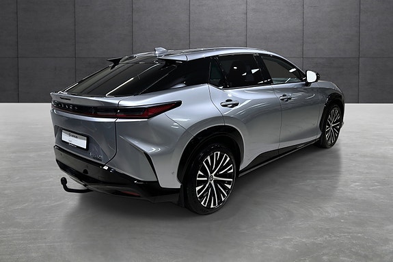 Lexus RZ450e 5 of 5