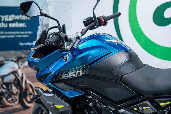 Triumph Tiger 660 Sport - AGM Edition med varmeholker og sidevesker 4 of 5