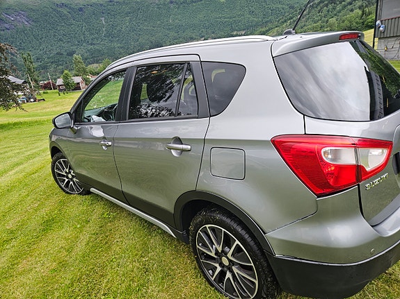 Suzuki SX4 S-Cross 3 of 7
